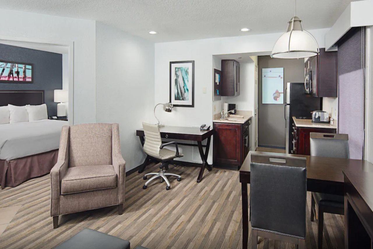 Hotel Hyatt House Lax Manhattan