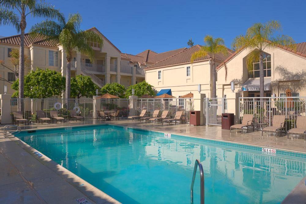 Hyatt House Lax Manhattan Hotel 3*