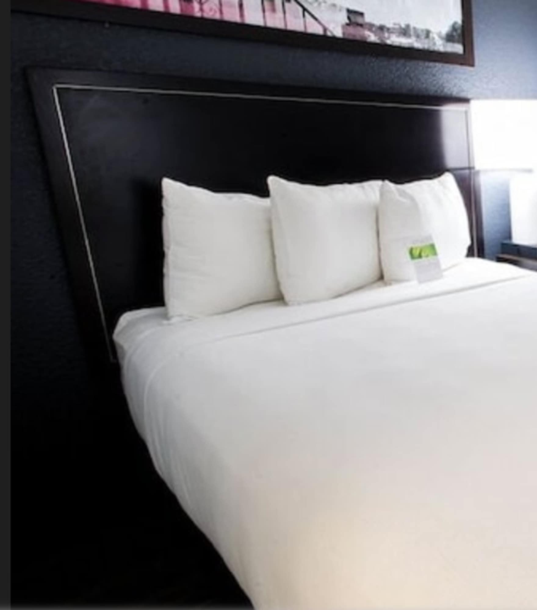 Hyatt House Lax Manhattan 3*